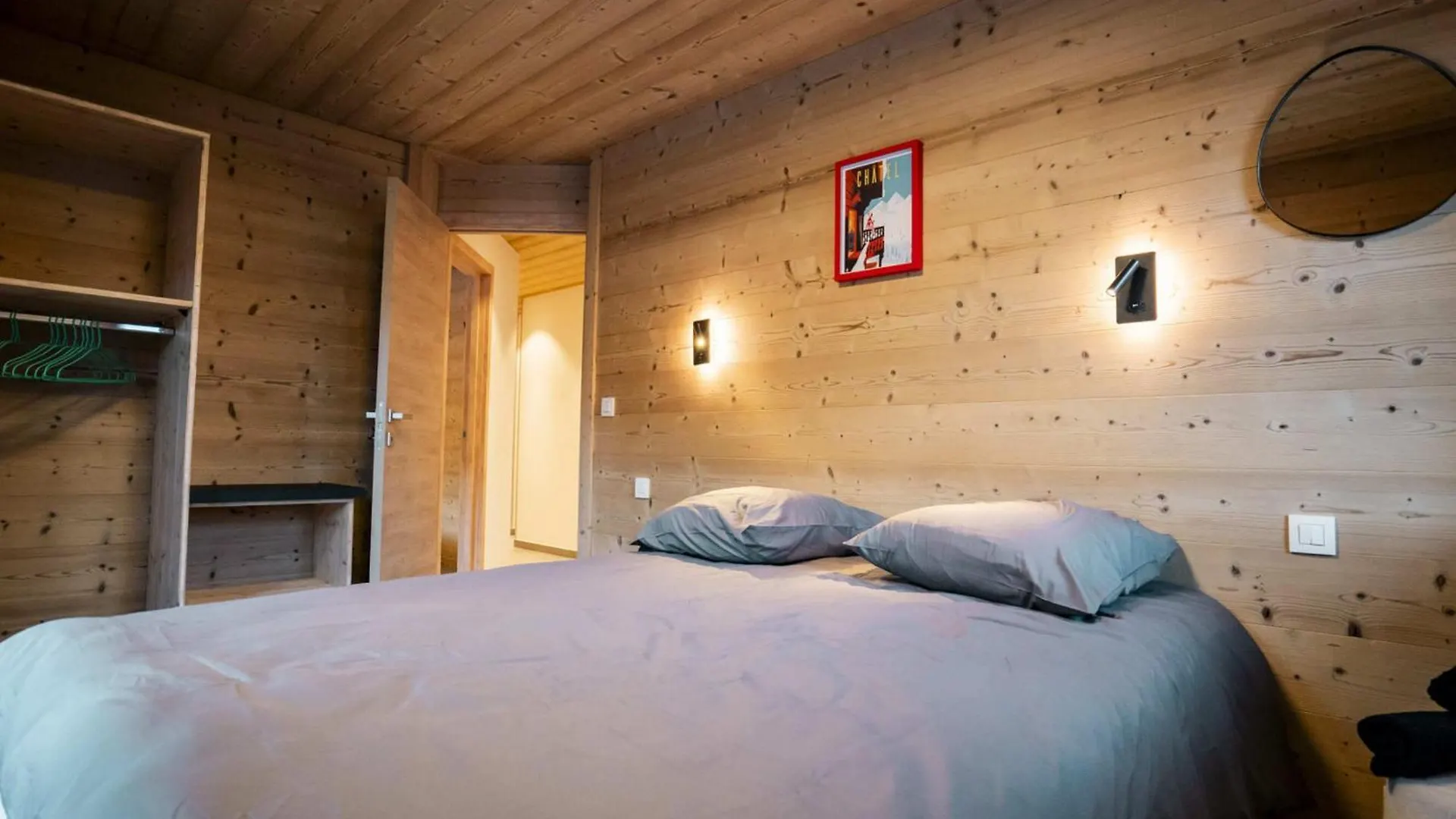 Chalet 6 Pieces Neuf, 12 Pers, 3 Sdb, Parking, Terrasse, Proche Remontees - Fr-1-676-193 Chatel 0*,  France
